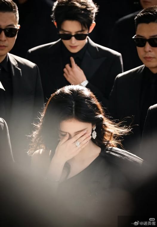 Ba Năm Sau, Tôi Dẫn Con Trai Đến Nhận Bố