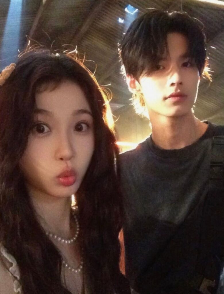 Thầm Thích Anh Hàng Xóm