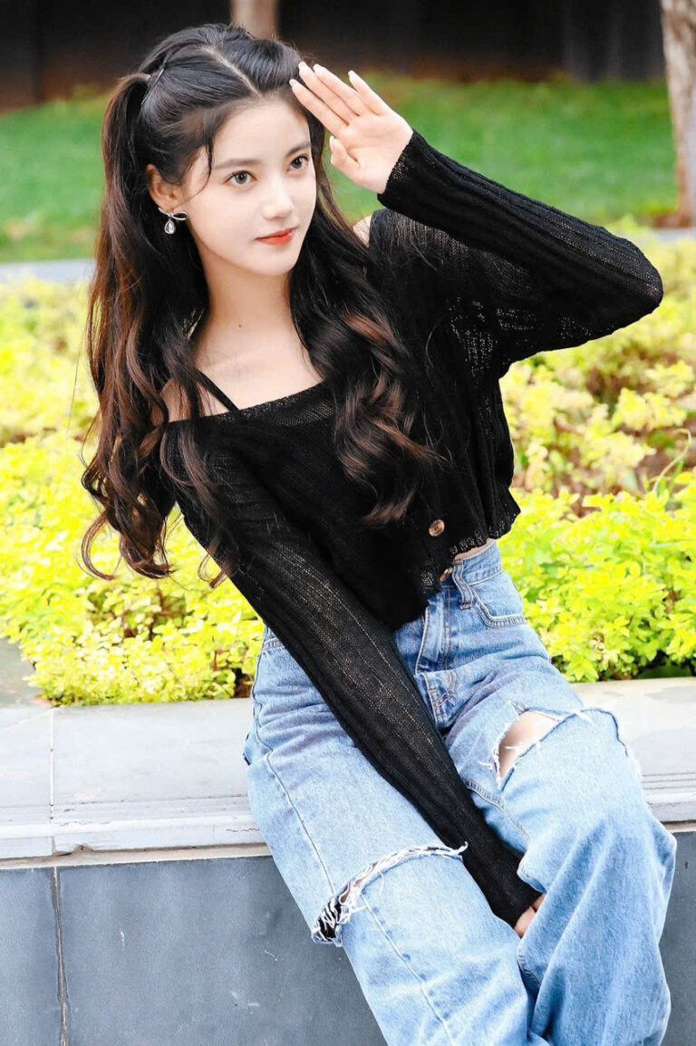 Ba Mươi Chiếc Xe Và Một Lời Dối Trá