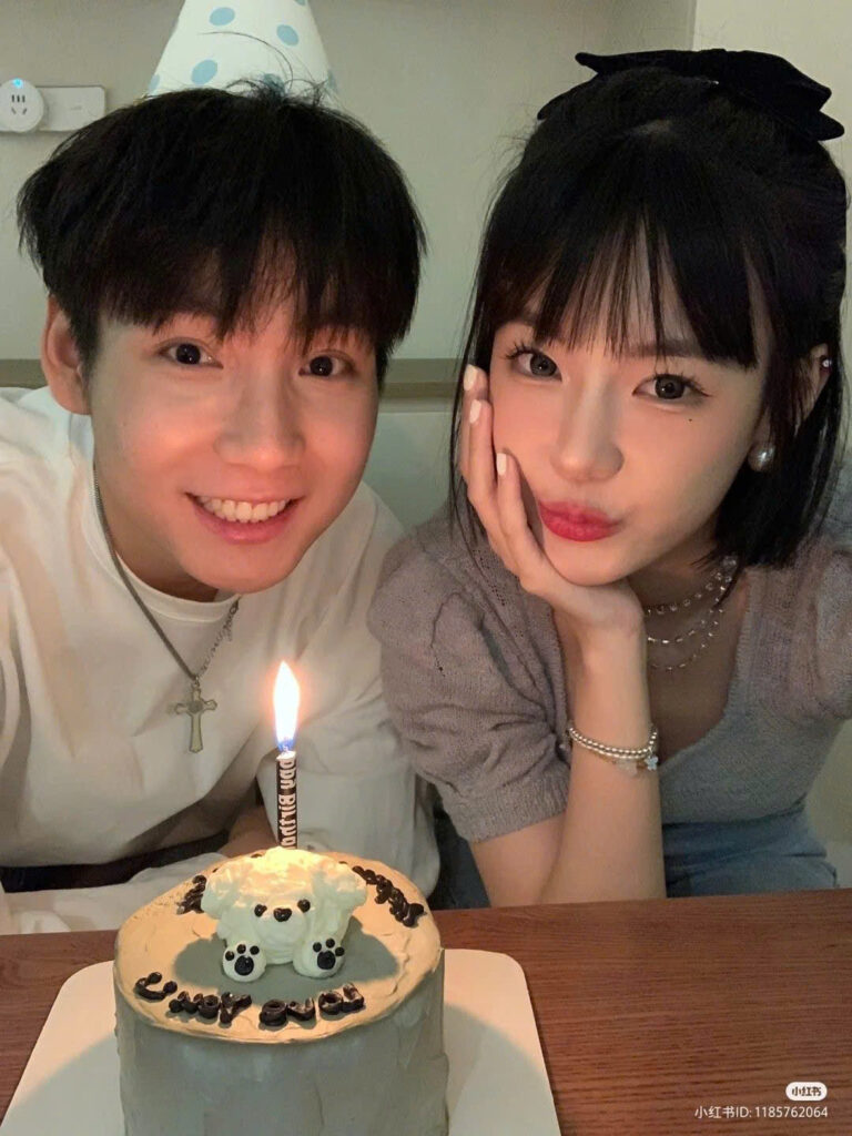 Nữ Phụ Ham Ăn Và Hai Nam Thần